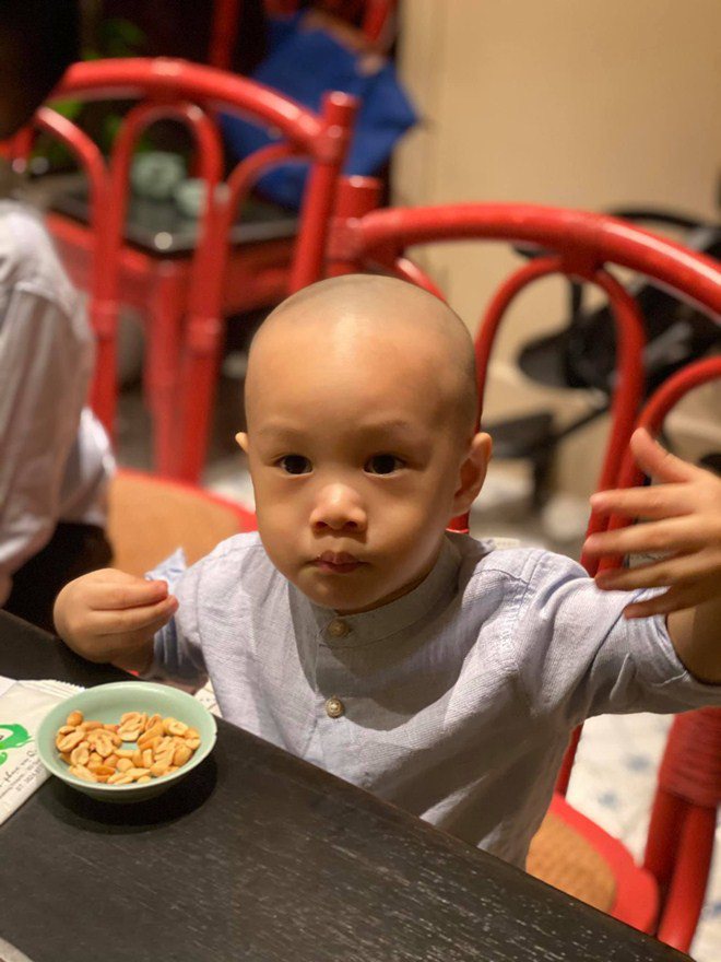 BTV Quang Minh khoe gia đình amp;#34;tứ quýamp;#34;, dân mạng nhìn ảnh mà thấy phục người vợ - 3