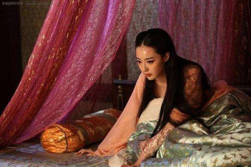 Để tránh amp;#34;chuyện ấyamp;#34; với Hoàng đế khi đến ngày đèn đỏ, các phi tần ứng phó ra sao? - 2