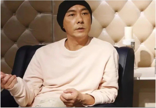 Có thông tin anh đã bồi thường tiền cho bà xã.