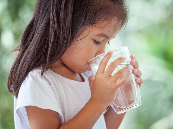 Uống sữa giúp trẻ tăng chiều cao nhưng uống thời điểm này trẻ càng uống càng lùn - 4