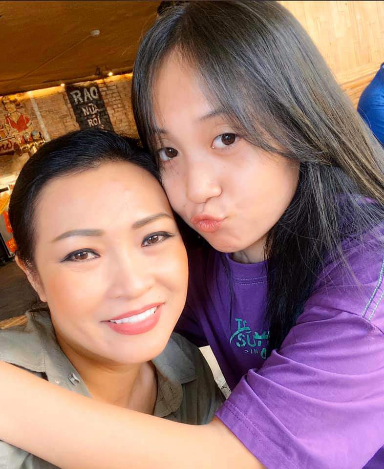 Phương Thanh khoe hình chụp chung với con gái giấu kín 11 năm: Trẻ và xinh như hai chị em - 10