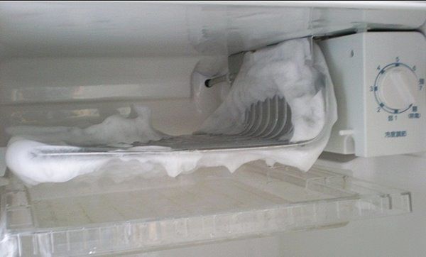 Tủ lạnh xuất hiện dấu hiệu này phải gọi thợ tới kiểm tra, nhất là vào mùa hè nắng nóng - 2