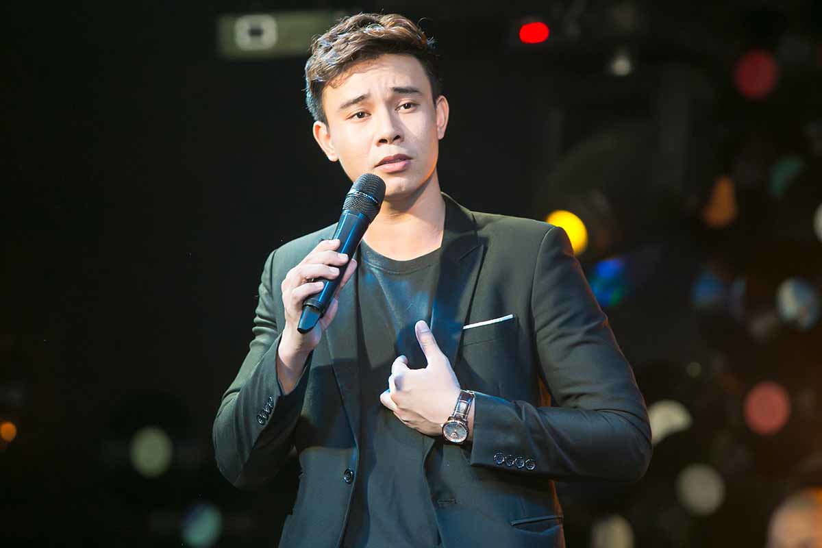 Hiện tại, anh đã có gia đình riêng sau khi đã kết hôn vào năm ngoái.