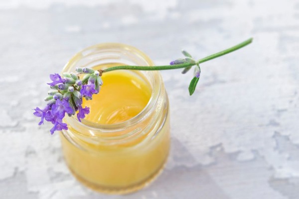 Công dụng và cách sử dụng sữa ong chúa để cải thiện sức khỏe và nhan sắc - 3