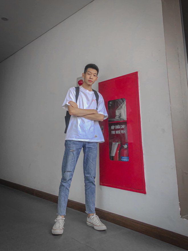 Tin tức 24h: Nam sinh ngủ quên được CSGT phá cửa gọi đi thi đã bỏ học, thu nhập thấp amp;#34;khủngamp;#34; - 3