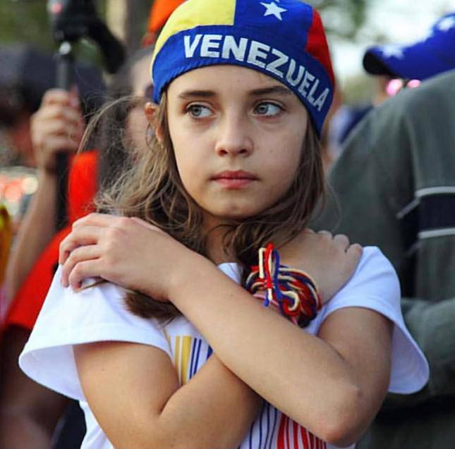 Hoa hậu Venezuela bị sát hại gây rúng động thế giới, con gái thoát nạn giờ ra sao? - 14