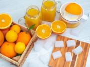 Sức khỏe - Bỏ hết vỏ cam khi vắt nước và sai lầm khiến nước cam hại chẳng khác nước ngọt