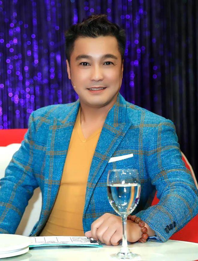 Ngoại hình hiện tại của Lý Hùng. Anh vẫn chưa 1 lần kết hôn dù năm nay 52 tuổi.