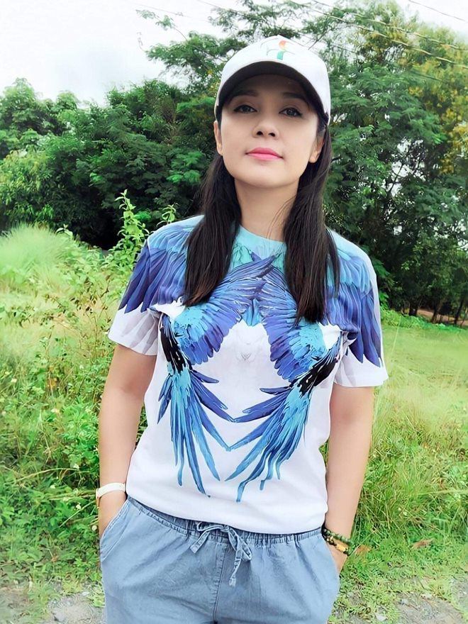 Việt Trinh giản dị ở đời thường. Cô làm mẹ đơn thân sau 1 lần đổ vỡ hôn nhân.