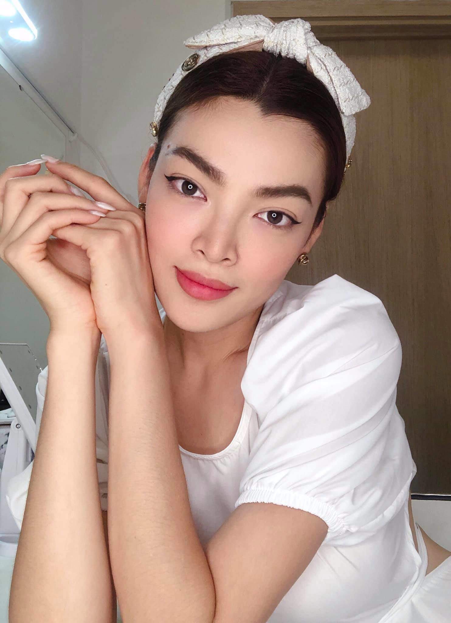 Hoa hậu Trần Đài sở hữu nhan sắc xinh đẹp với những đường nét gương mặt khá nữ tính và thanh tú.