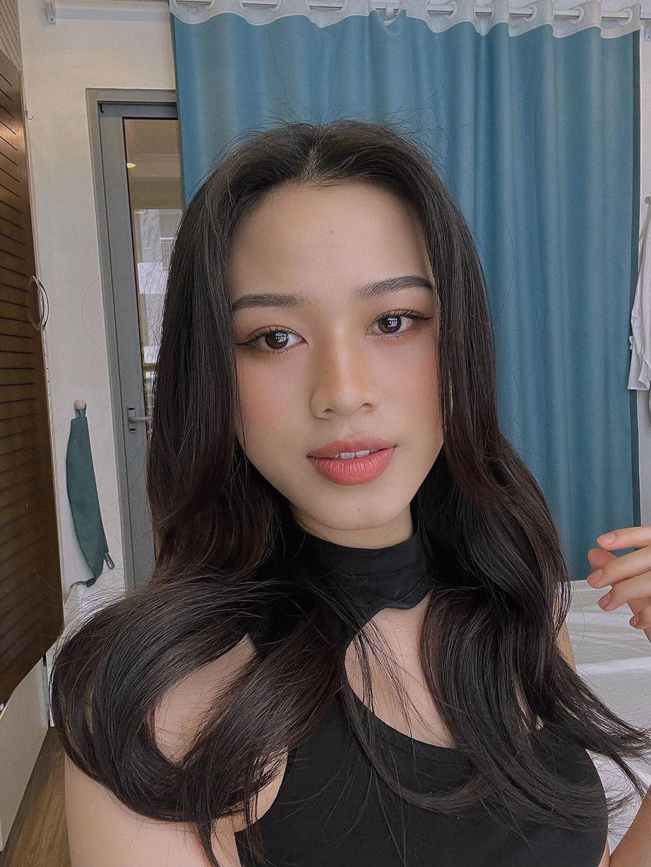 Dàn bông hậu trổ tài tự make-up, Đỗ Thị Hà sơ sài vẫn xinh, nhưng chưa đỉnh bằng Khánh Vân - 1