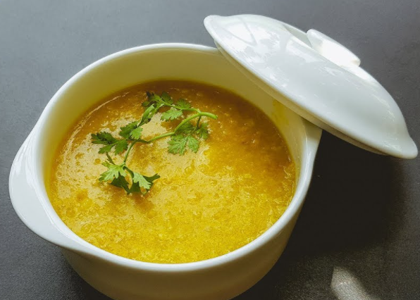 Cháo bí đỏ hạt sen cho bé ăn dặm từ 6 tháng trở đi