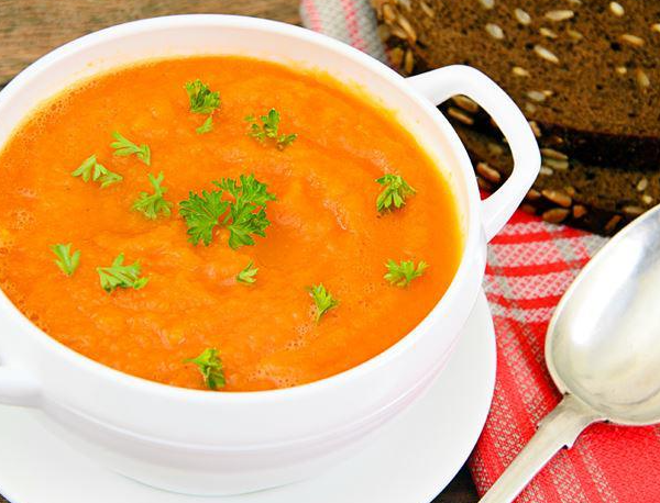 Cháo cua bí đỏ cho bé ăn dặm