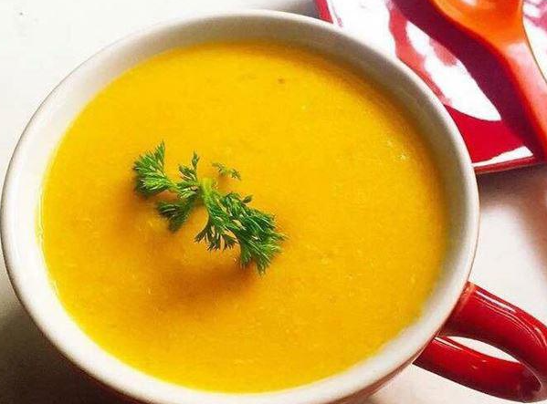 Cháo bí đỏ cá lóc cho bé nấu chín mềm nhừ