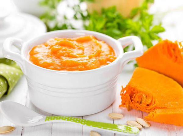 Cháo bí đỏ trứng gà cho bé thơm ngon bổ dưỡng