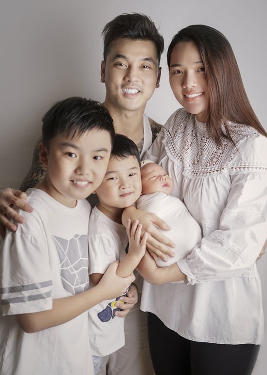 Không cùng huyết thống, 4 sao nam Việt thật lòng thương con riêng của vợ làm ai cũng cảm động - 18