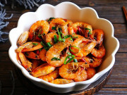 Bếp Eva - Rang tôm, đừng quên cho thêm nguyên liệu này, tôm luôn giòn ngon, đỏ đẹp