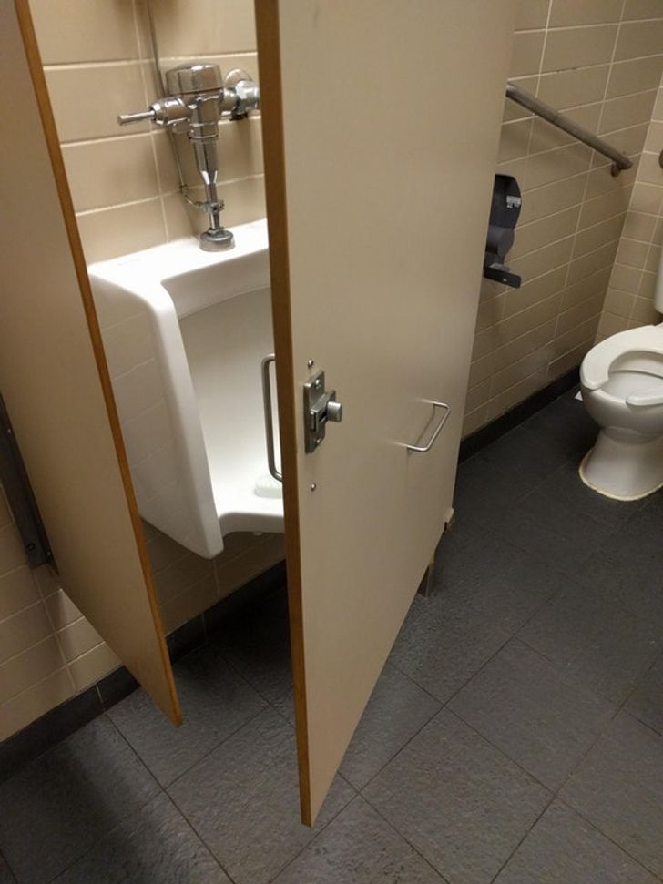 Ít nhất thì cũng có một người được hưởng không gian riêng tư...