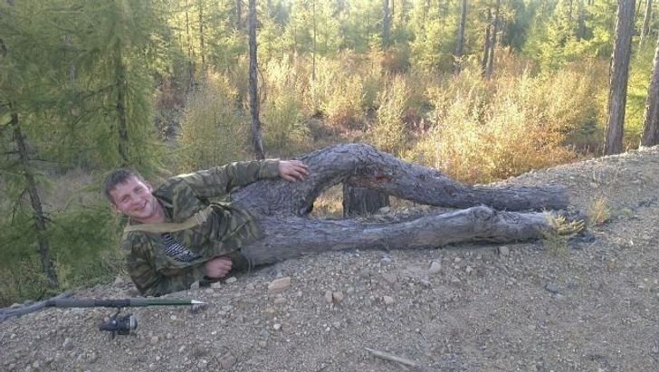 Bậc thấy ngụy trang gọi tên anh.