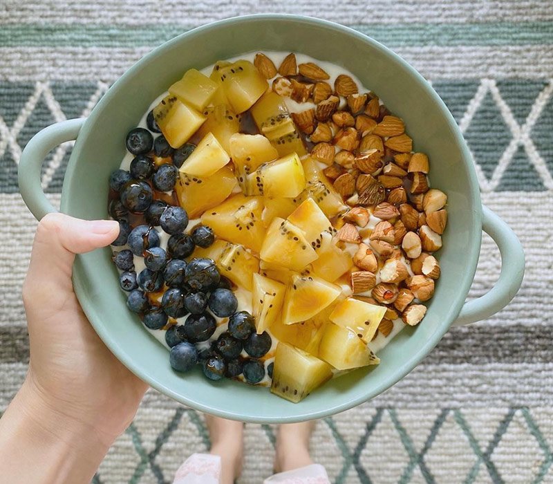 Hà Trúc có những thực đơn độc đáo cho chế độ giảm cân từ các loại hạt, hoa quả hay yến mạch. Bên cạnh đó cô cũng chia nhỏ bữa ăn để giúp việc giảm cân hiệu quả hơn.

