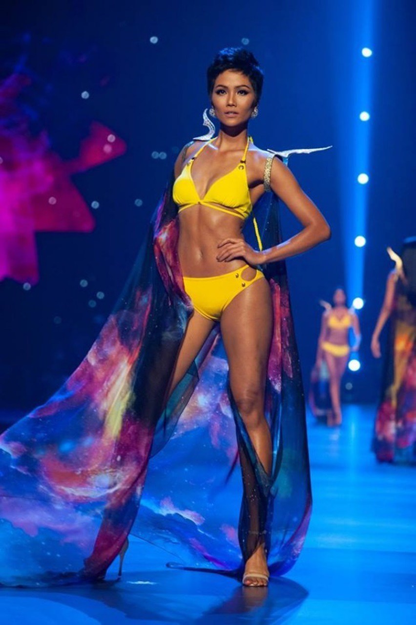 Chuyện chưa kể về thiết kế bikini của mùa Miss Universe 2018 giúp H’Hen Niê vào top 5 lịch sử - 1