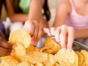 Sức khỏe - Những món ăn vặt trẻ ưa thích nhưng cực kỳ nguy hiểm, có thể dẫn đến tử vong
