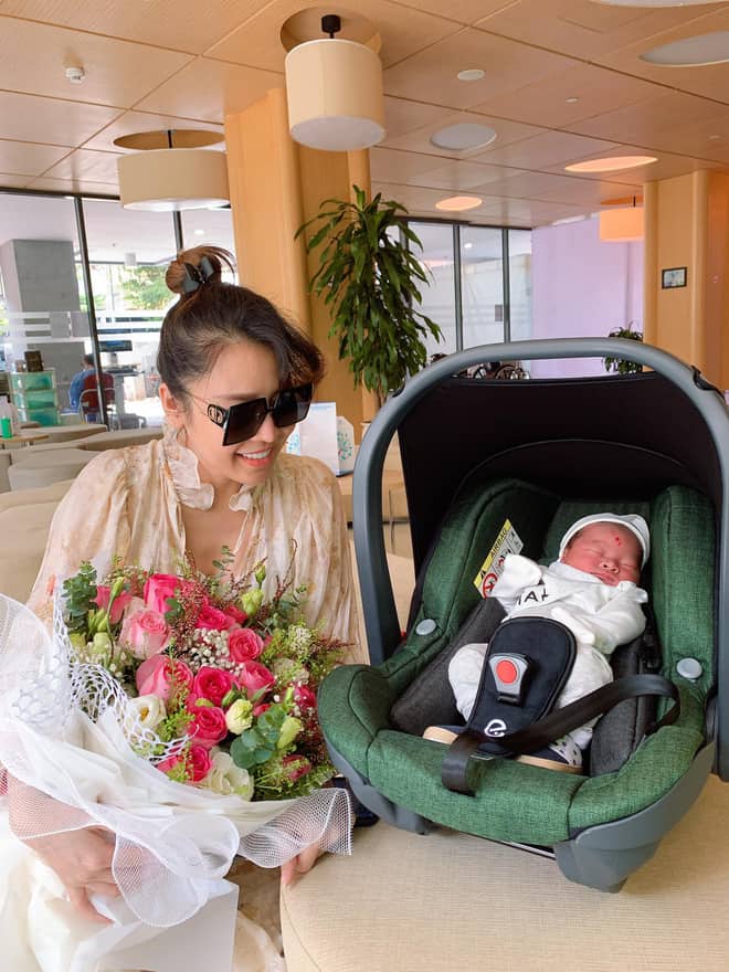 Hết 6 tháng đầu 2021, showbiz Việt đã đón 5 “Trâu vàng”, bé nào cũng xinh xắn, đáng yêu - 25