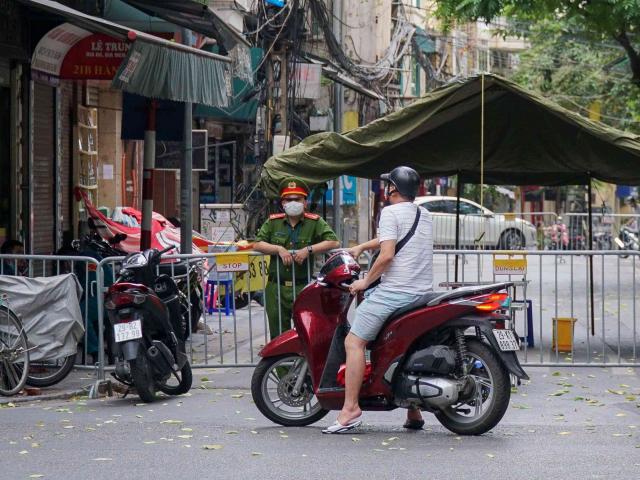 Hà Nội: Phong toả phố Hàng Mắm sau khi ghi nhận 2 ca mắc Covid-19