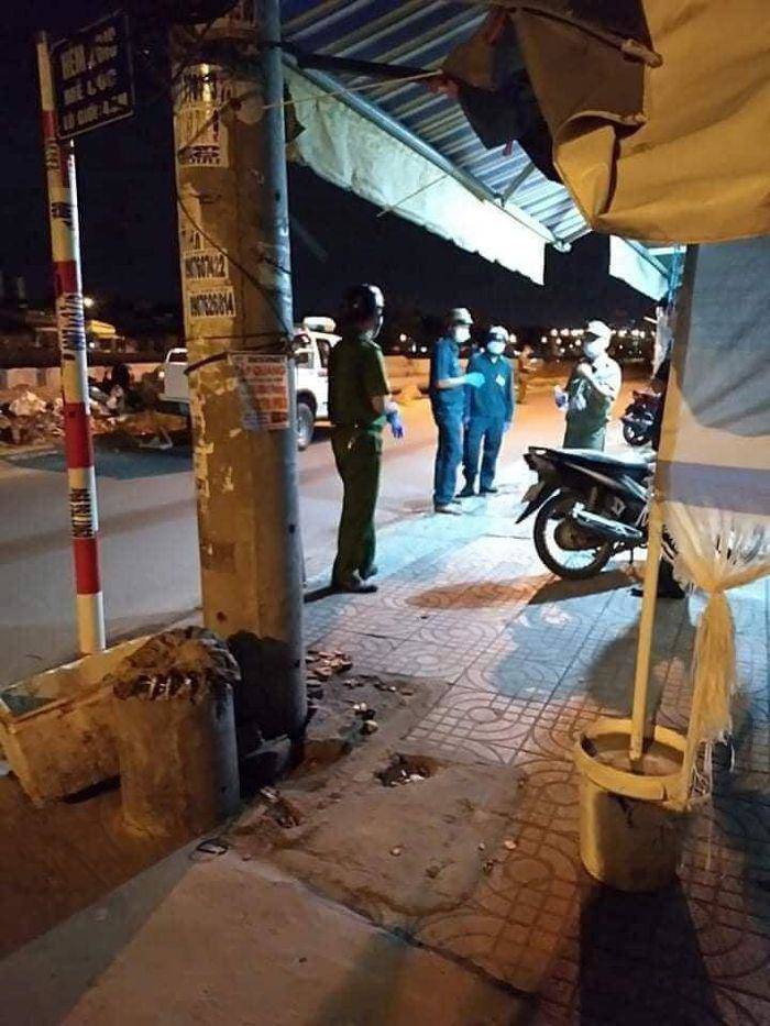 Công an có mặt ở hiện trường - Ảnh: SGGP