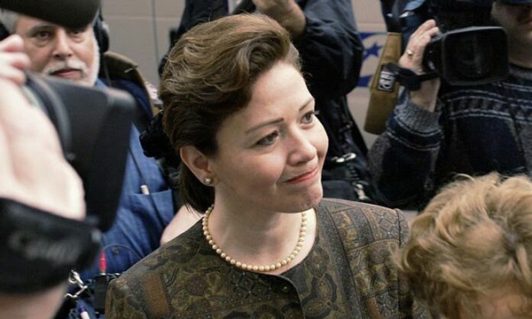 Clara nhận án tù 20 năm.