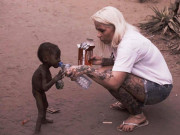 Làm mẹ - Hình ảnh béo mập sau 5 năm của em bé châu Phi da bọc xương từng dậy sóng thế giới