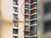 Clip Eva - Rợn người cảnh người phụ nữ rơi từ ban công tầng 9