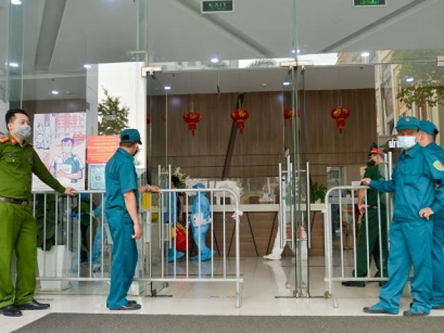 Hà Nội thêm 17 ca dương tính SARS-CoV-2, có trường hợp đi cùng thang máy, hành lang cũng bị lây