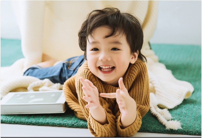 Bố mẹ Tôn Tư Trình cho biết cả hai muốn con trai phát triển tự nhiên không đánh mất tuổi thơ.