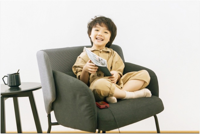 Vì vậy cậu bé chỉ tham gia một vài bộ phim.