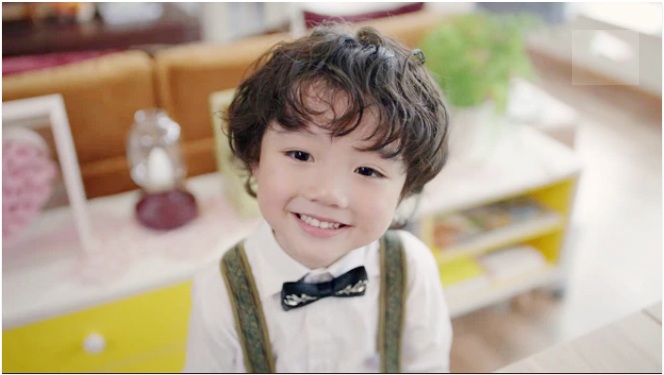Tôn Tư Trình đóng phim từ năm lên 3 nên khá dạn dĩ trước ống kính máy quay.