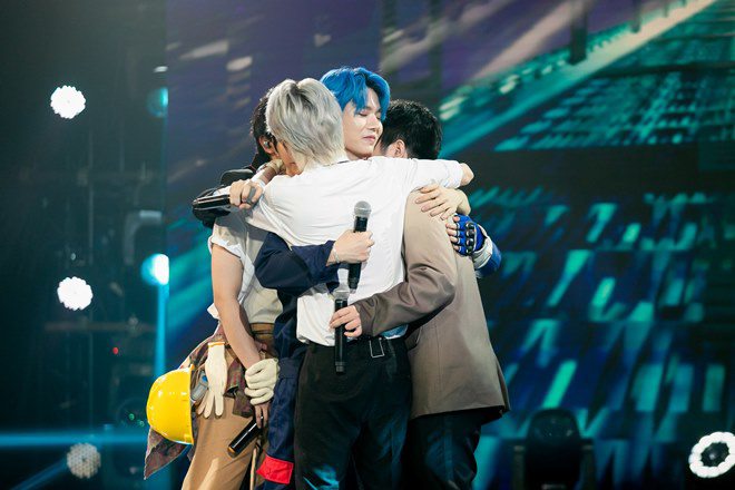 Đối đầu với Mỹ Anh, nhóm Uni5 nhỉnh hơn 1 điểm.