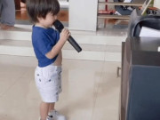 Giải trí - Con trai Marian Rivera cầm mic hát bi bô, đáng yêu khoảnh khắc vạch áo khoe bụng
