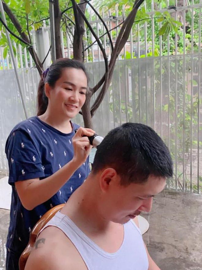 Sao Việt 24h: Con gái kháu khỉnh của Trung Ruồi đọc sách, gương mặt y đúc bố thành tâm điểm - 12