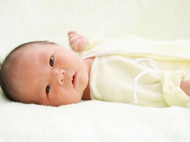 Trẻ sơ sinh bị tiêu chảy mẹ nên ăn gì và tránh ăn gì?