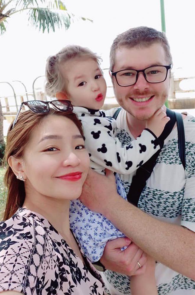 Bế con 2 tuổi theo chồng Tây xuất ngoại, cô gái Khánh Hoà sắp làm bà chủ ở Canada - 13