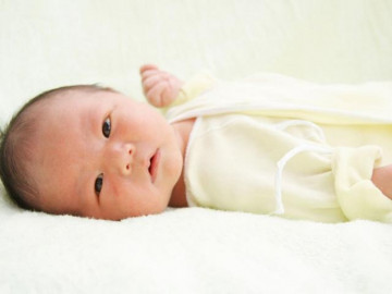 Trẻ sơ sinh bị tiêu chảy mẹ nên ăn gì và tránh ăn gì?