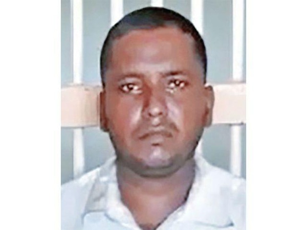  Dharmesh Devipujak, 32 tuổi.