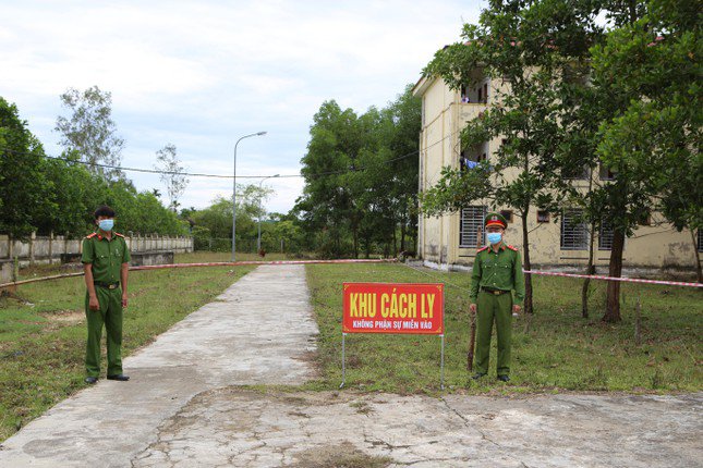 Một điểm cách ly tại huyện Hương Khê.