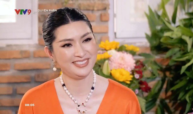 Nguyễn Hồng Nhung trên sóng truyền hình gần đây.