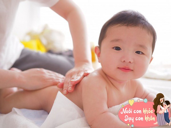 Massage có thể giúp trẻ thư giãn, giải tỏa căng thẳng.
