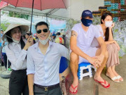 Thời trang - Soi thời trang đi từ thiện của Công Vinh - Thuỷ Tiên, thấy ngay điểm đáng chú ý