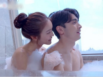 Cảnh nóng ngập tràn Minh châu rực rỡ, nhà đài xin lỗi vì cắt phân đoạn tắm chung