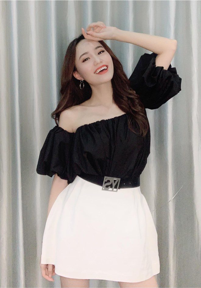Nữ MC có tính cách năng động, trẻ trung và hiện đại.