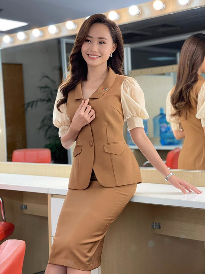 Cô từng chia sẻ được bạn trai dậy sớm để đưa cô đi làm từ 4h sáng.